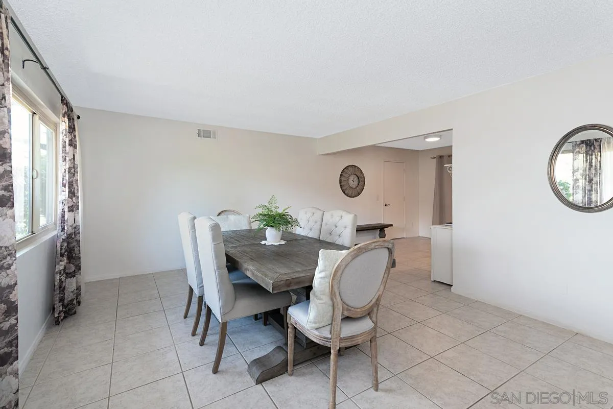 12715 Roca Grande Drive Poway, CA 92064 - Photo 6 of 25 Gallery Image 6