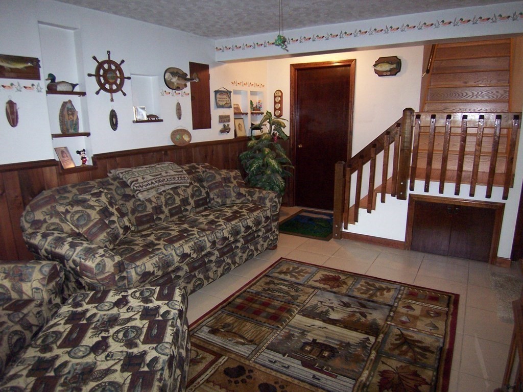 302 Beaver Lake Road Ware, MA 01082 - Photo 9 of 41