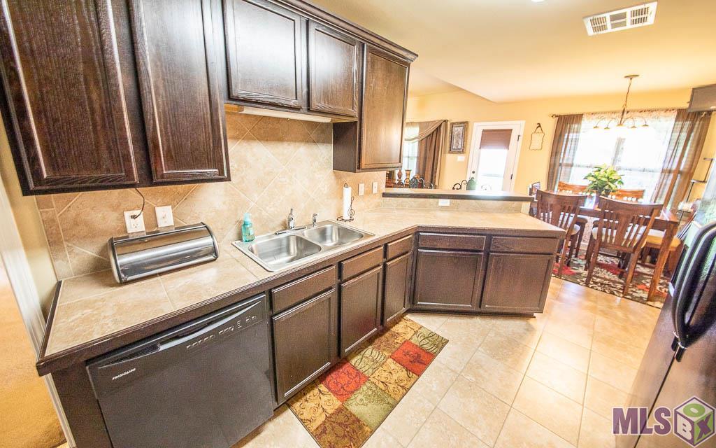 9441 Lockhart Road Denham Springs, LA 70726 - Photo 3 of 37 Gallery Image 3