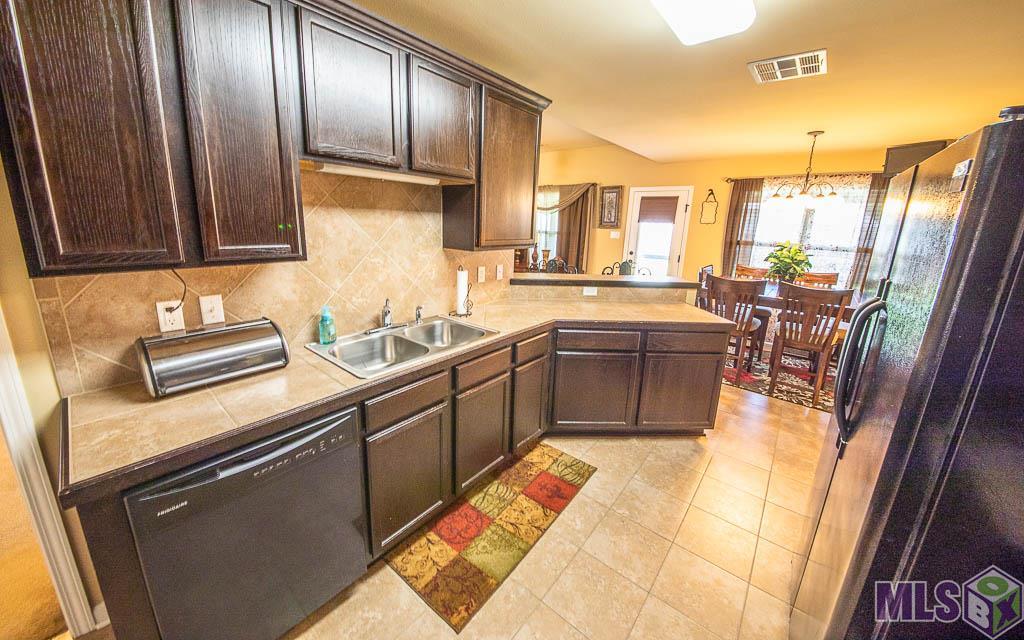 9441 Lockhart Road Denham Springs, LA 70726 - Photo 5 of 37 Gallery Image 5