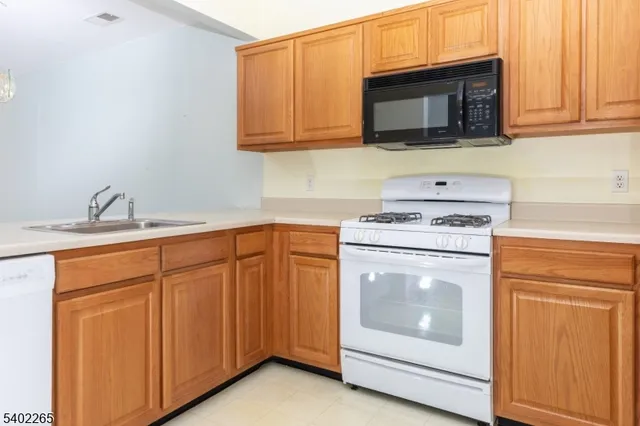 $317,500 | 2201 Franklin Lane, Unit 2201, Rockaway, NJ 07866