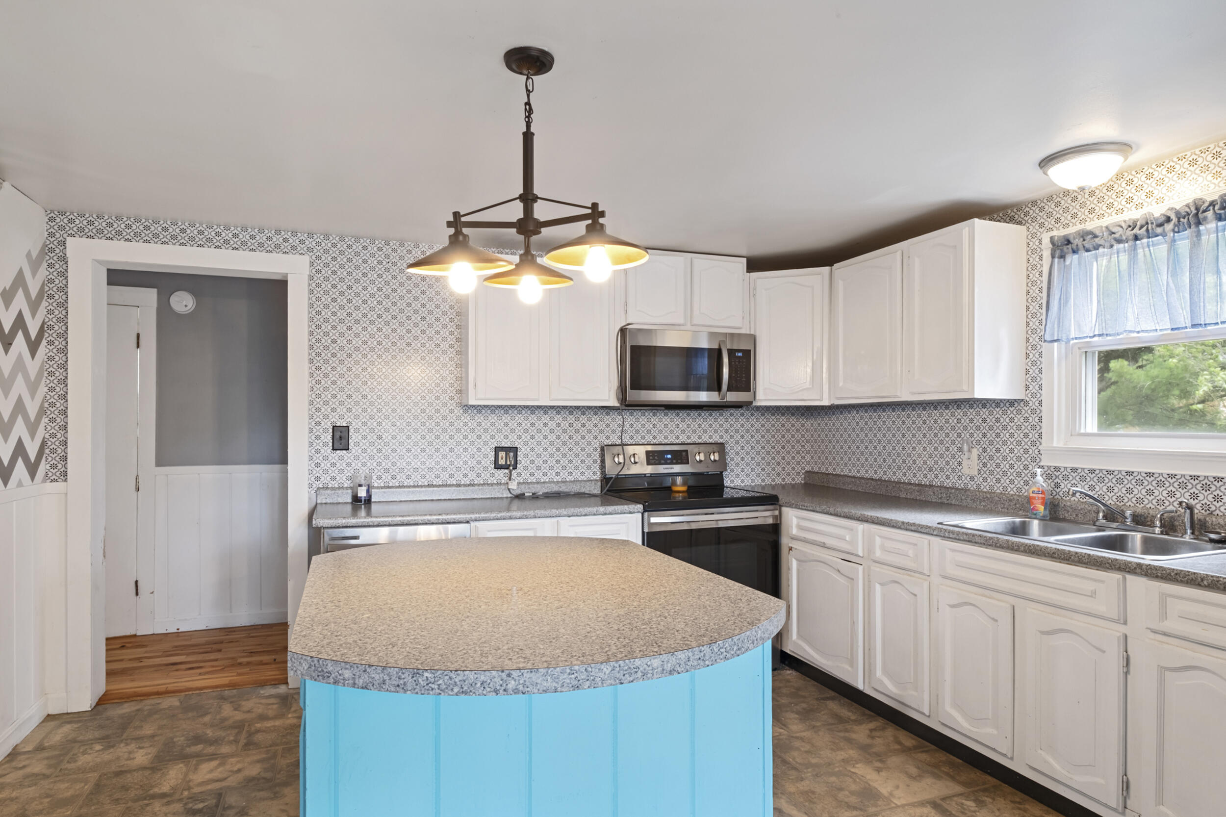 256 Belgrade Road Mount Vernon, ME 04352 - Photo 18 of 47 256_belgrade_rd-interior-05