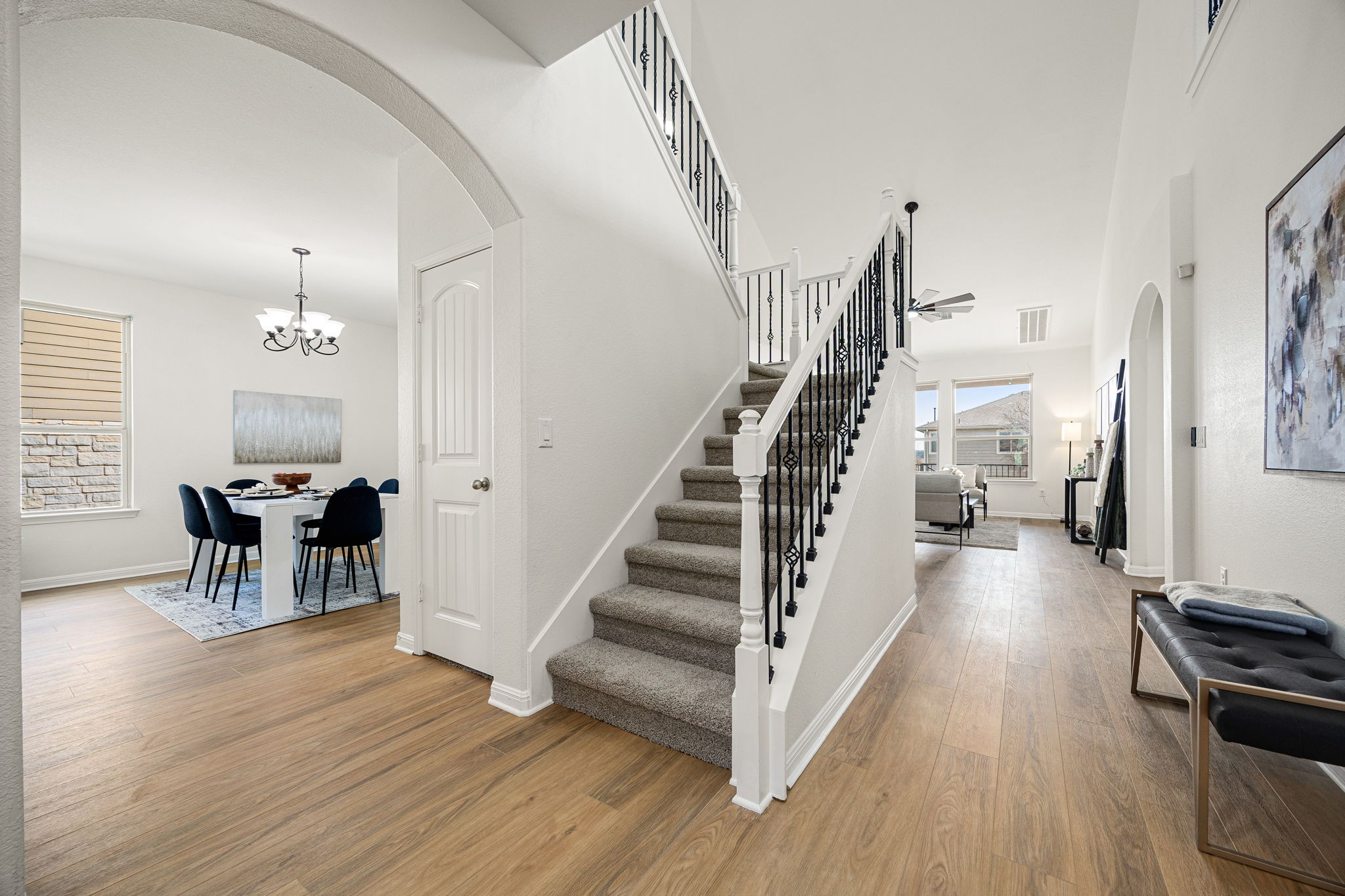 304 Santa Maria Street Georgetown, TX 78628 - Photo 5 of 40