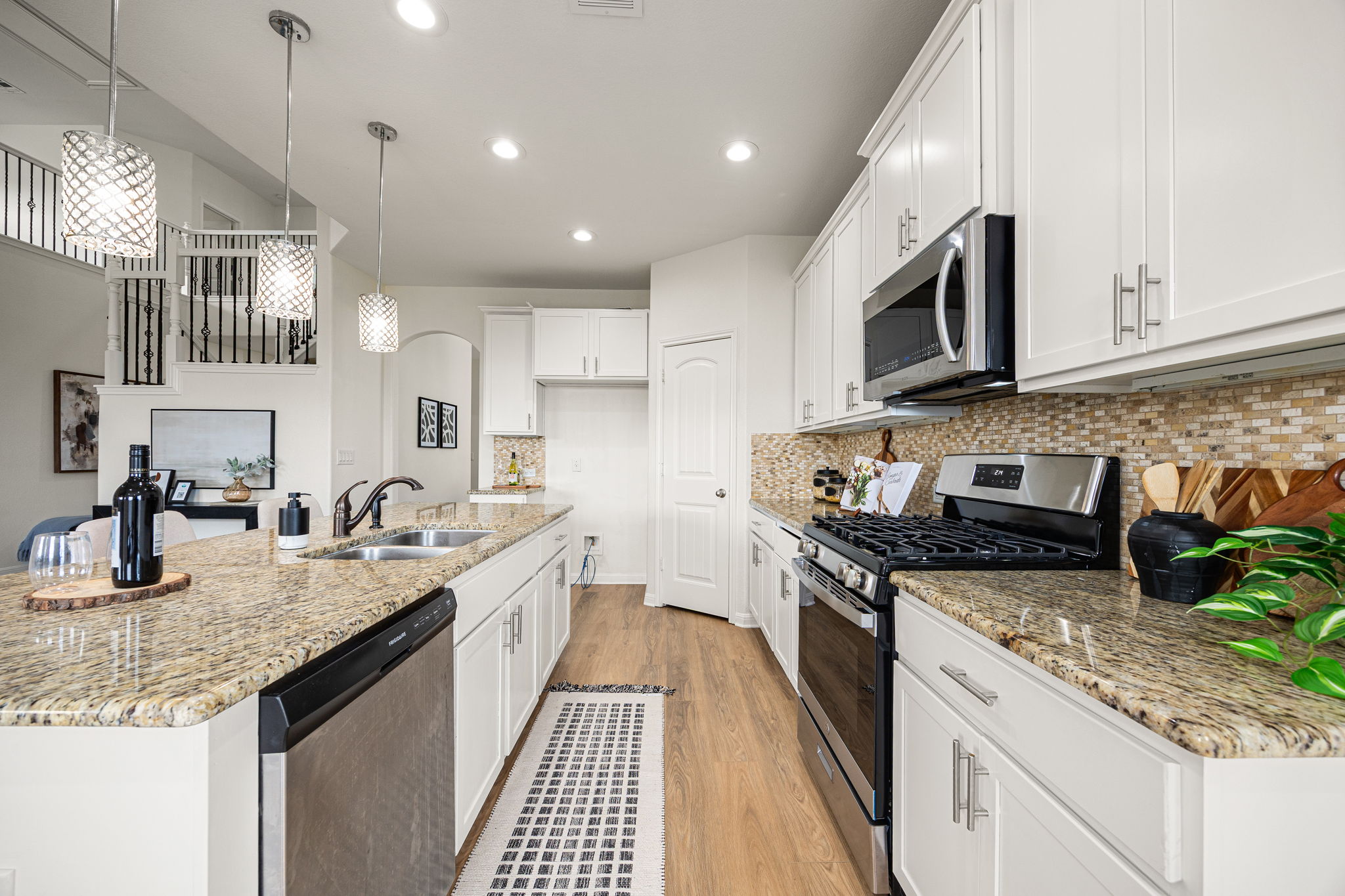 304 Santa Maria Street Georgetown, TX 78628 - Photo 8 of 40