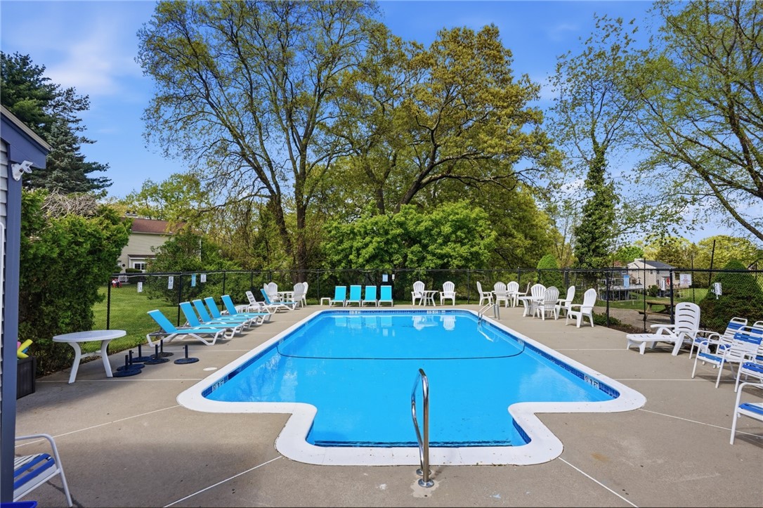 375 Angell Road, Unit E North Providence, RI 02904 - Photo 32 of 36 Private pool