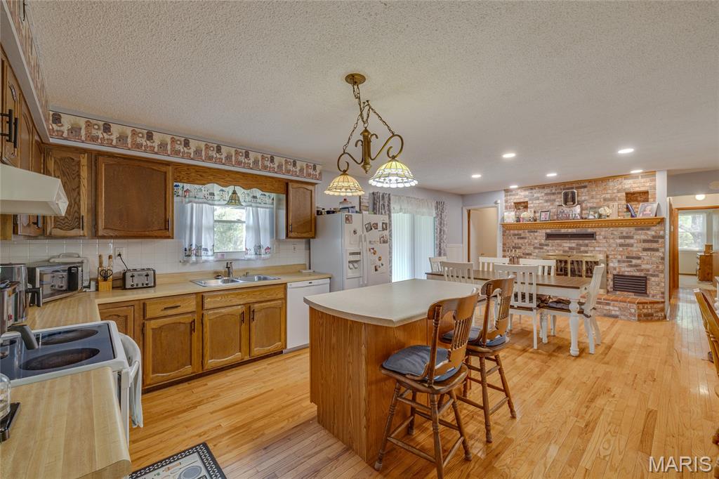 3327 Burton Road Farmington, MO 63640 - Photo 8 of 35