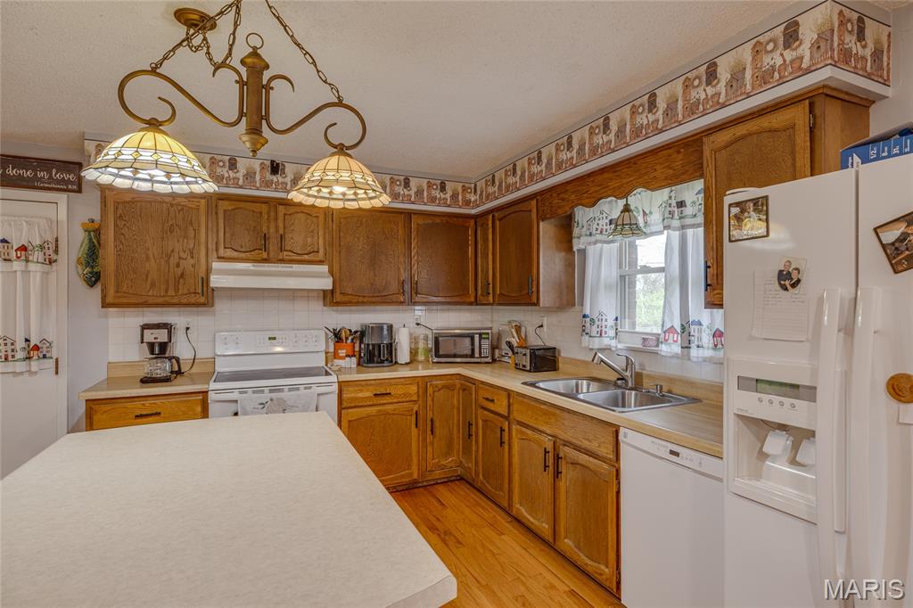 3327 Burton Road Farmington, MO 63640 - Photo 9 of 35