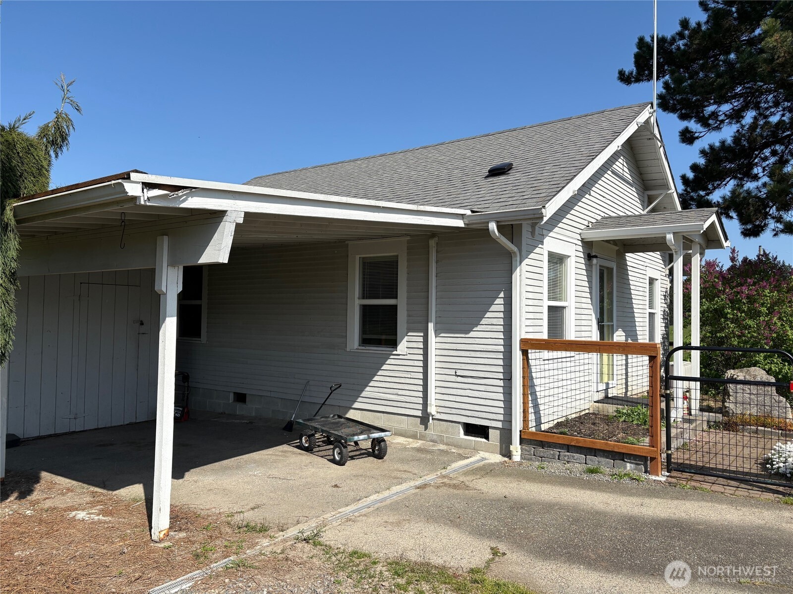 32002 48th Avenue South Roy, WA 98580 - Photo 33 of 40 a view of a house with a small space