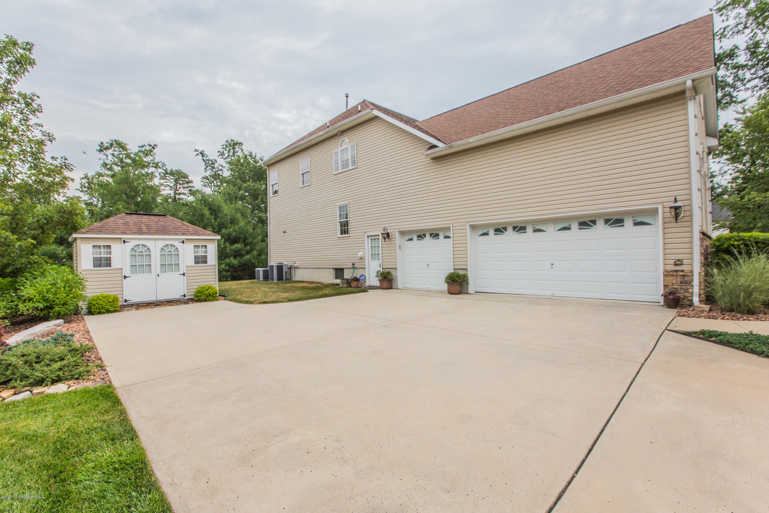 451 South Cooks Bridge Road Jackson, NJ 08527 - Photo 11 of 69 451SCooksBridge-2749