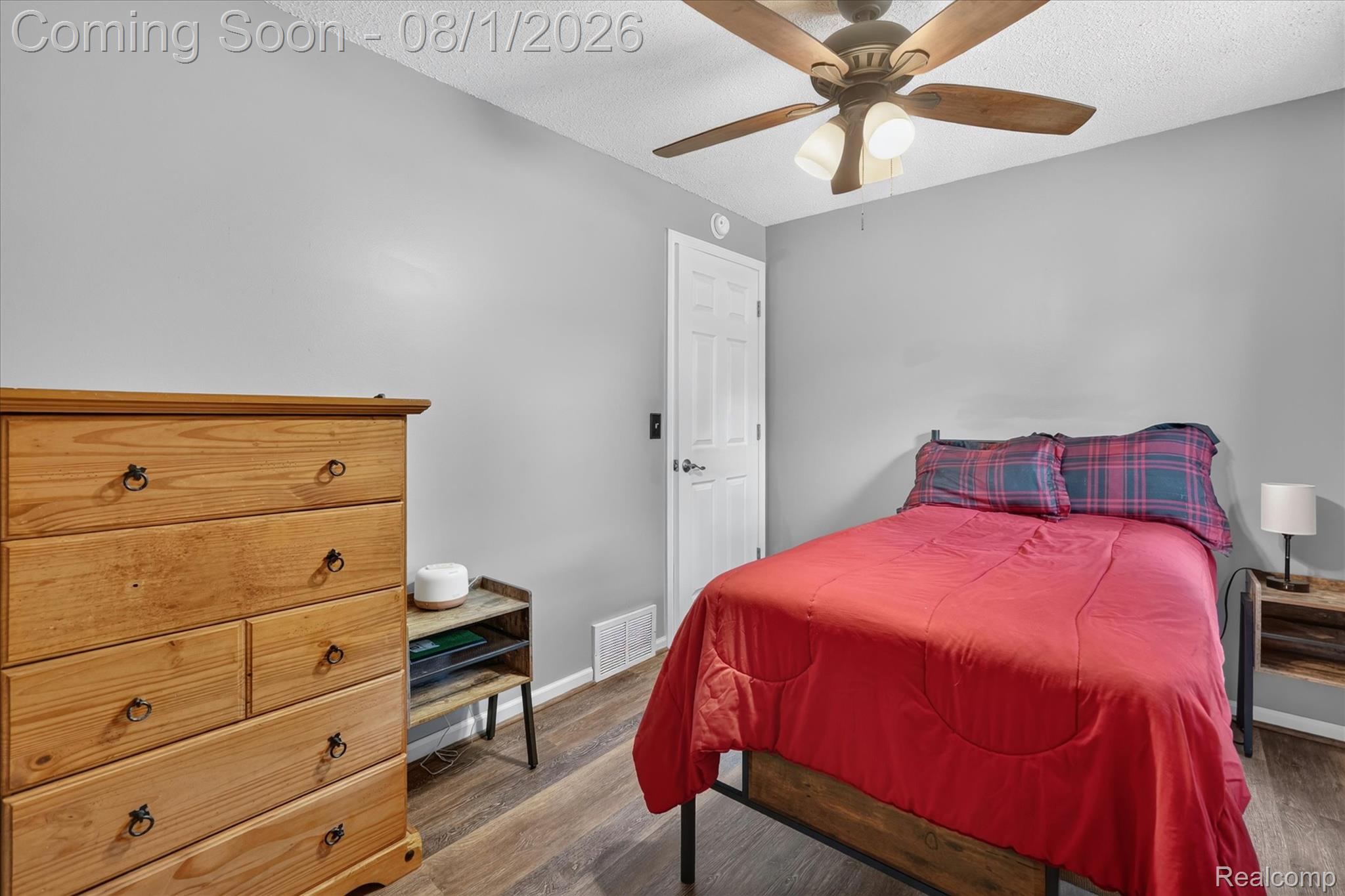 1488 North Long Lake Road Fenton, MI 48430 - Photo 25 of 56 27-1488-N-Long-Lake-Rd-Fenton-WindowStill.jpg