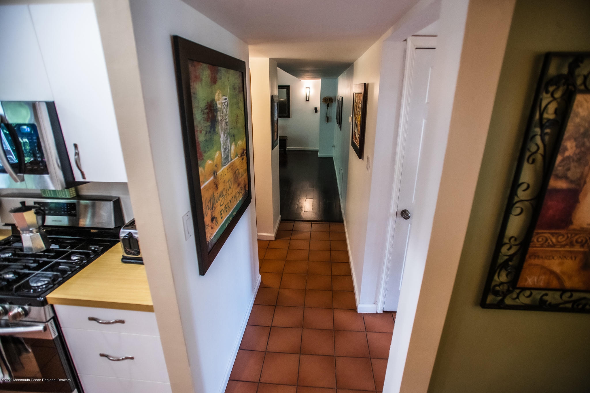 8 Robinson Road Morganville, NJ 07751 - Photo 13 of 39 10