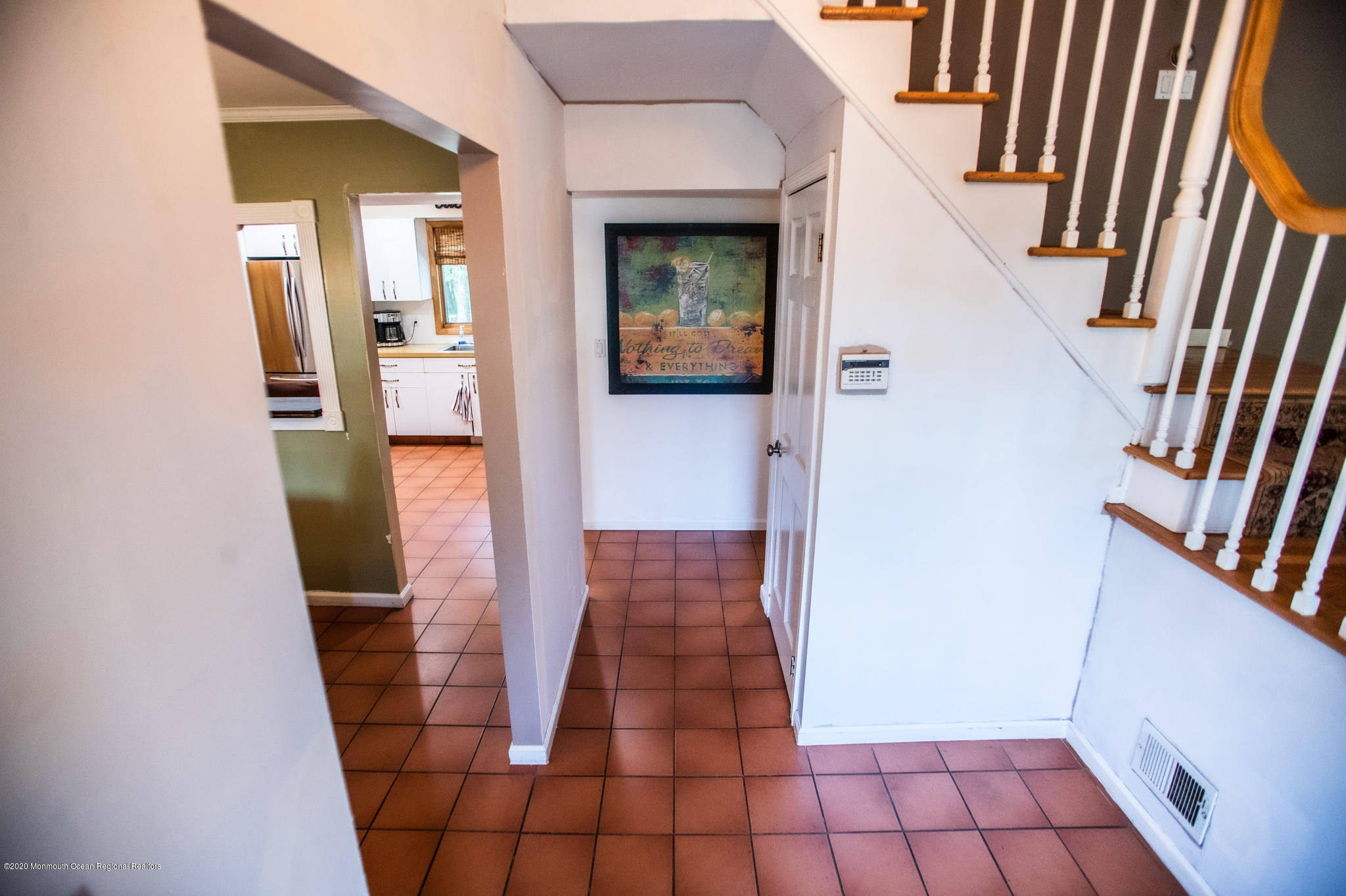 8 Robinson Road Morganville, NJ 07751 - Photo 4 of 39 4