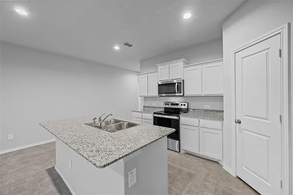 $2,450 | 9504 Drifting Sand Drive, Fort Worth, TX 76131