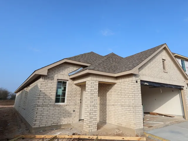 $345,990 | 31010 Newcomb Lndg Lane, Waller, TX 77484