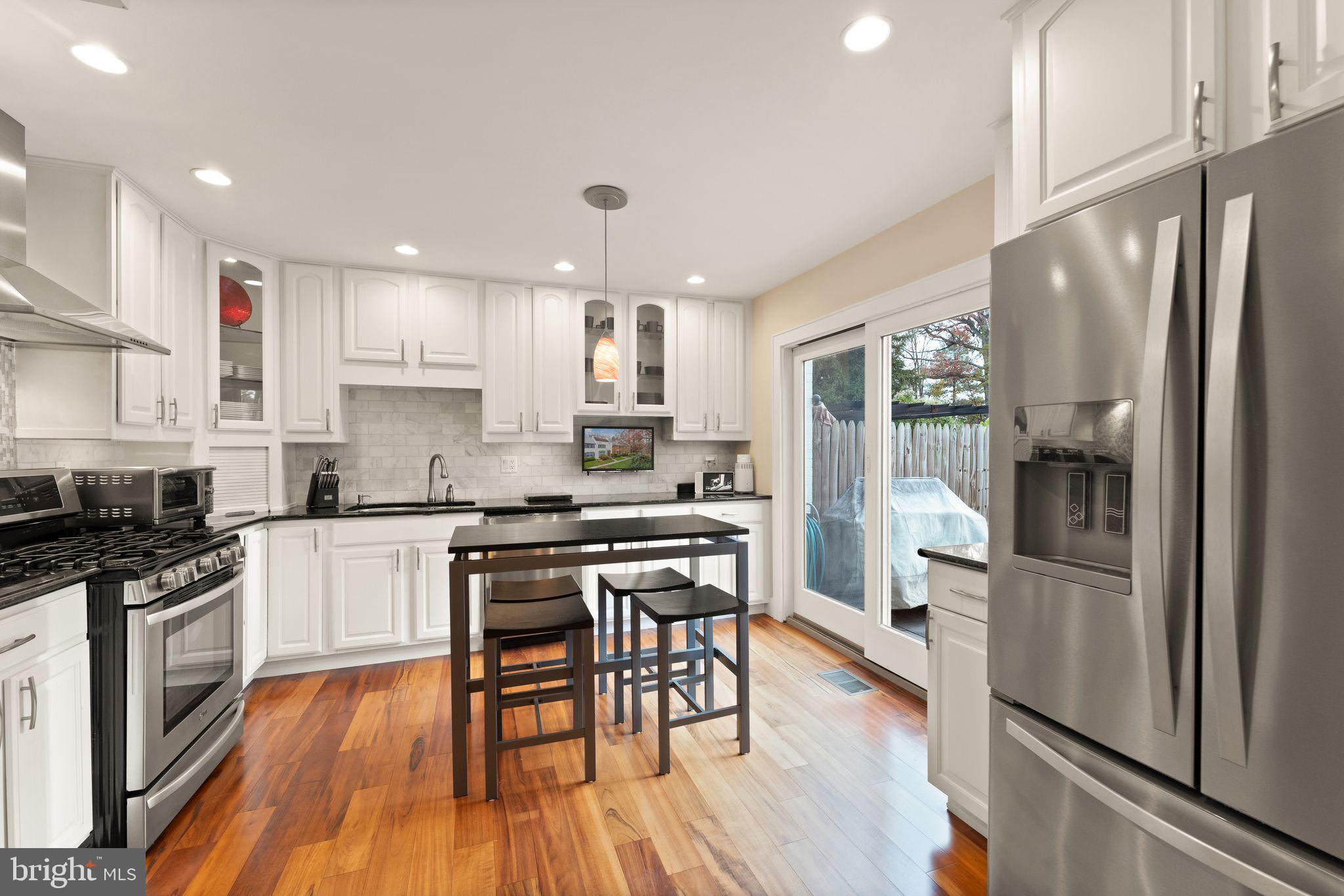 1803 Wainwright Drive Reston, VA 20190 - Photo 13 of 61 Kitchen