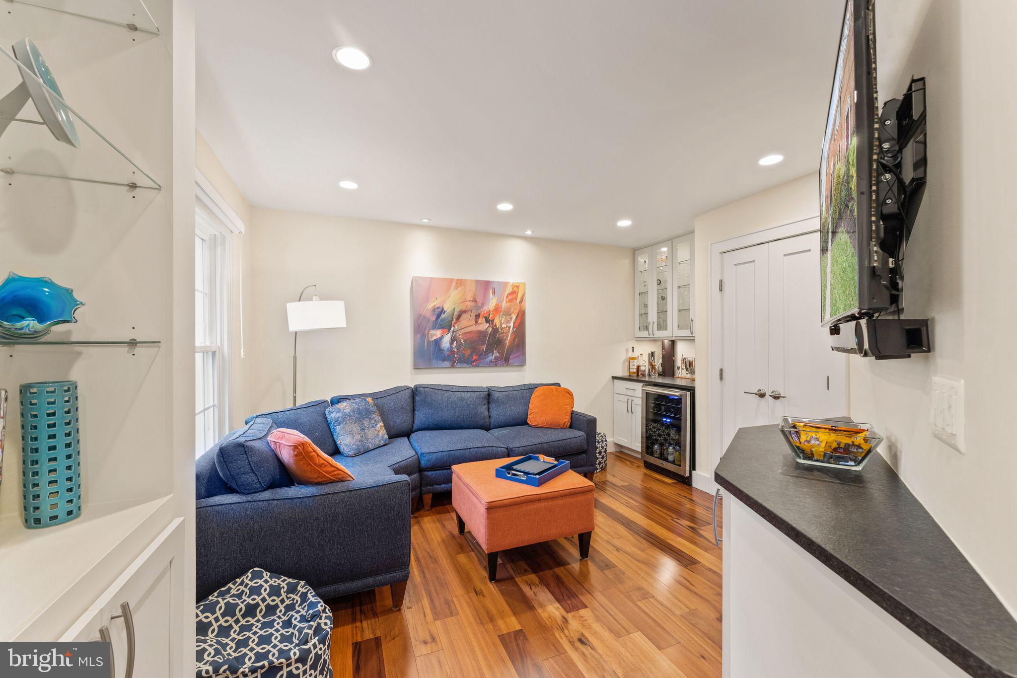 1803 Wainwright Drive Reston, VA 20190 - Photo 18 of 61 Living Room