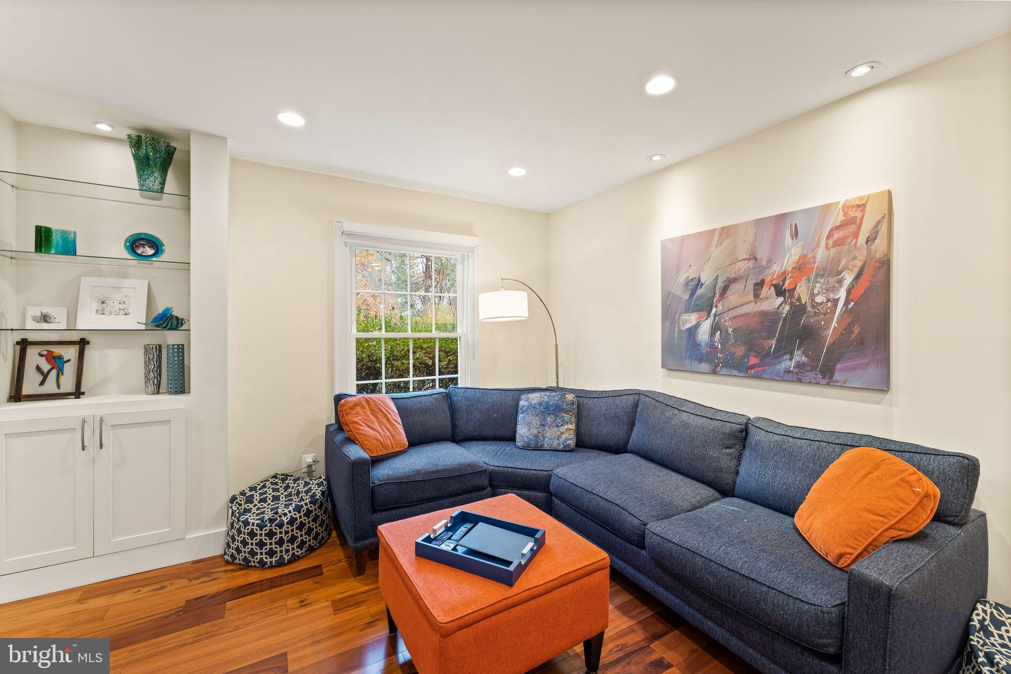 1803 Wainwright Drive Reston, VA 20190 - Photo 19 of 61 Living Room