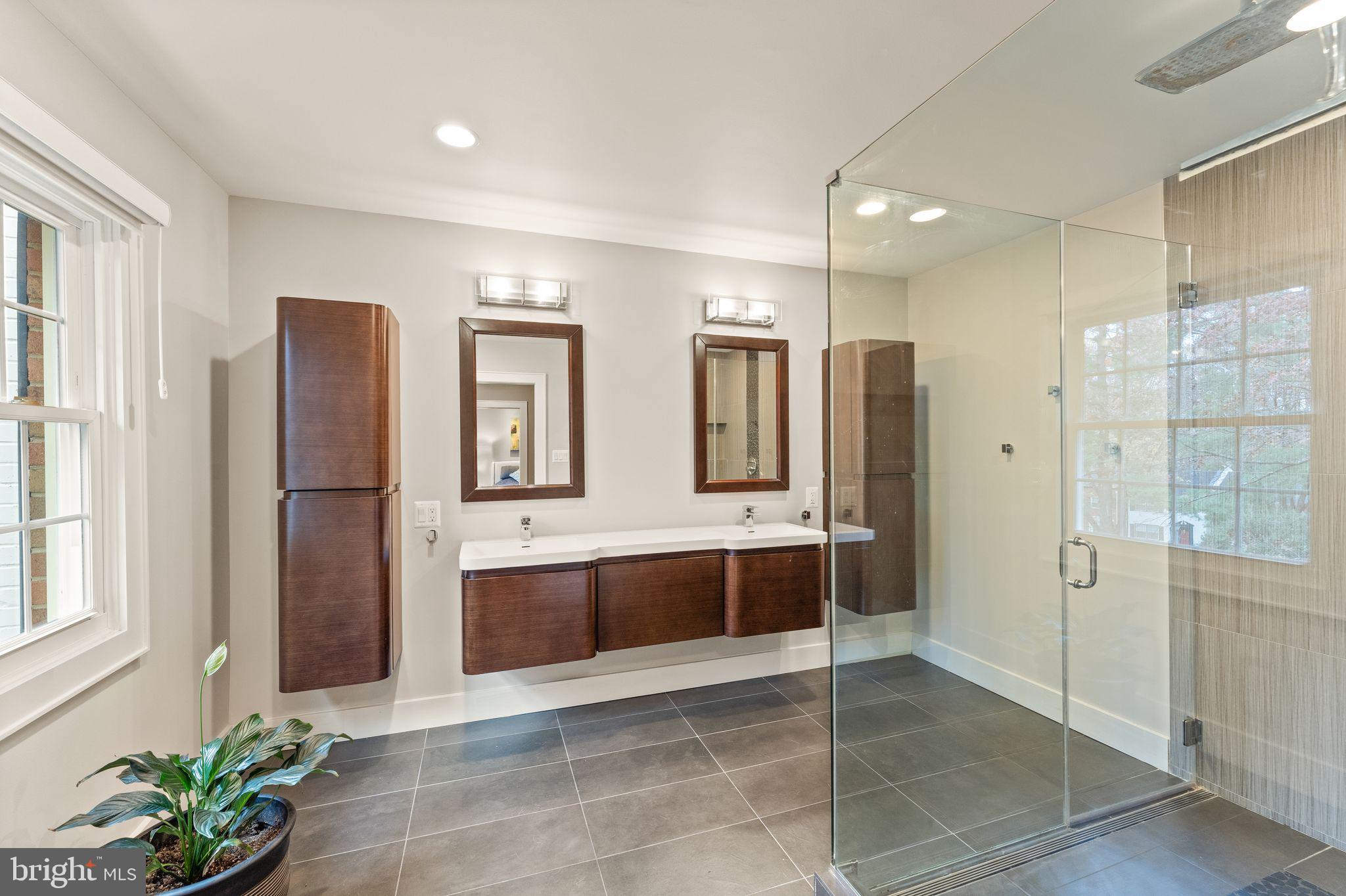 1803 Wainwright Drive Reston, VA 20190 - Photo 28 of 61 Primary Bathroom