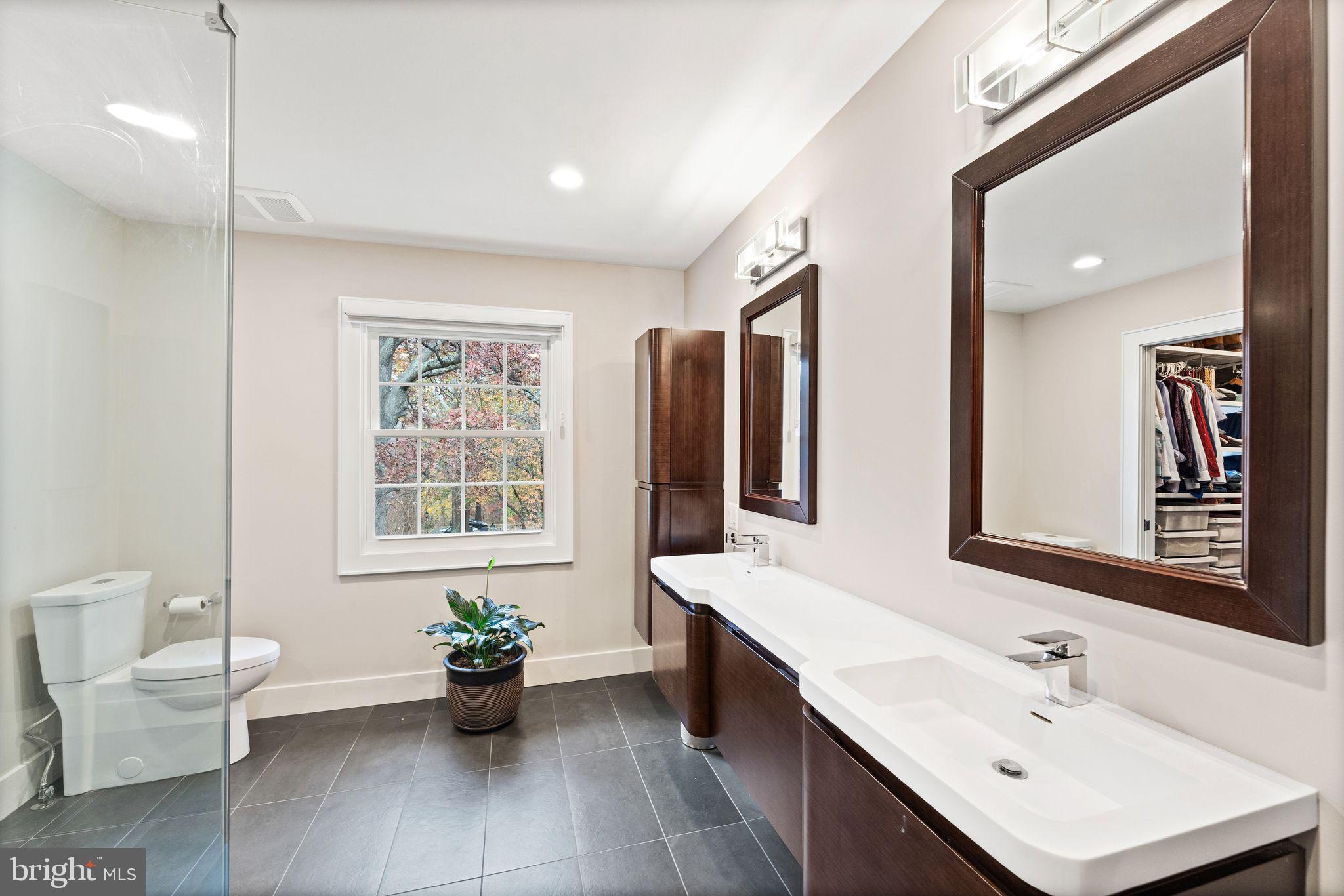 1803 Wainwright Drive Reston, VA 20190 - Photo 29 of 61 Primary Bathroom