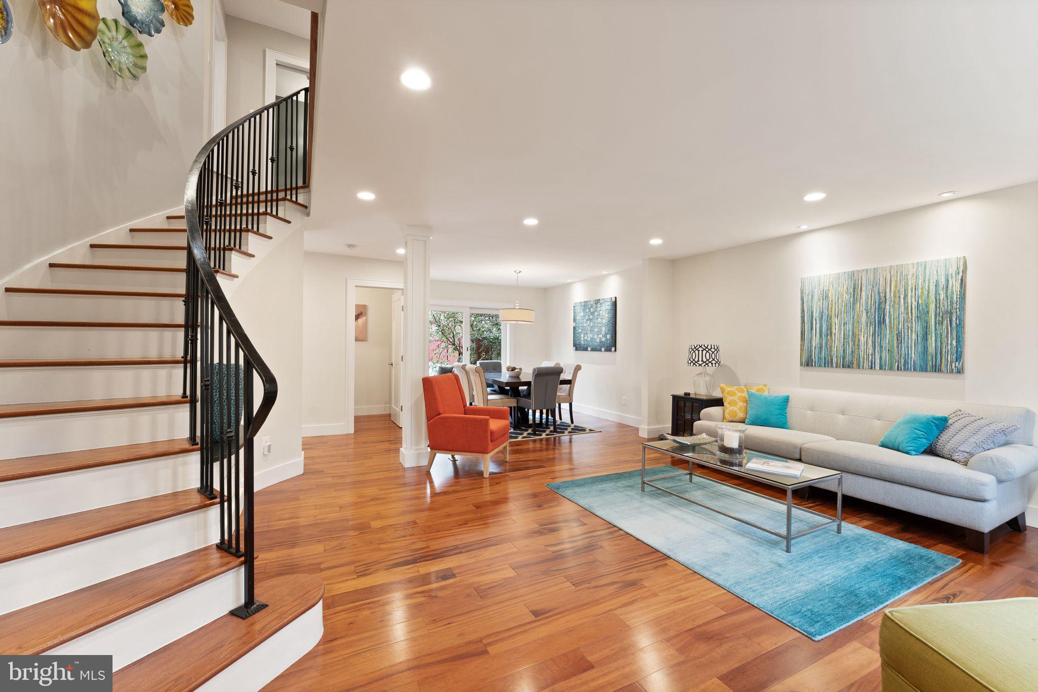 1803 Wainwright Drive Reston, VA 20190 - Photo 6 of 61 Family Room