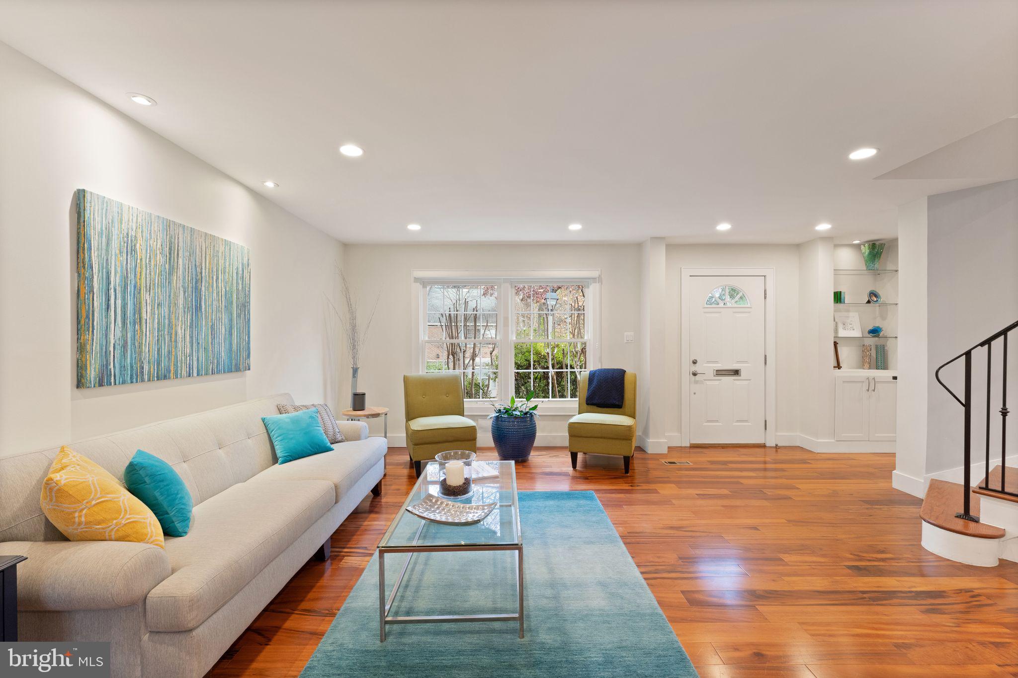 1803 Wainwright Drive Reston, VA 20190 - Photo 10 of 61 Family Room