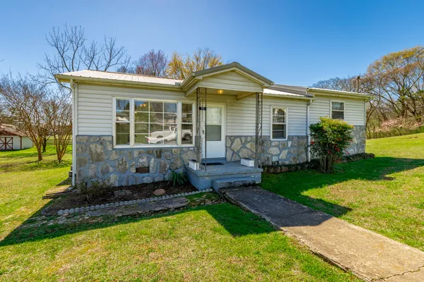 $189,900 | 55 Rutledge Street, Chickamauga, GA 30707