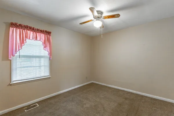 $189,900 | 55 Rutledge Street, Chickamauga, GA 30707