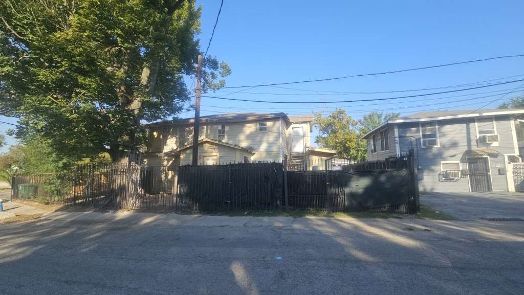 6502 West Montgomery Road Houston, TX 77091 - Photo 1 of 2 a bathroom with a toilet and a shower