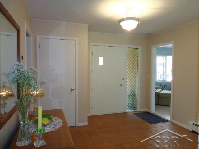 401 Stoneham Road Saginaw, MI 48638 - Photo 3 of 24 Foyer