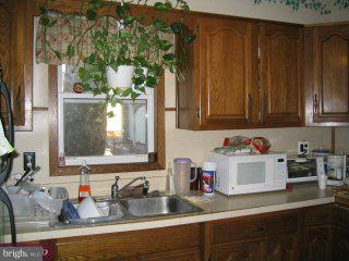 403 3rd Street Beverly, NJ 08010 - Photo 3 of 4