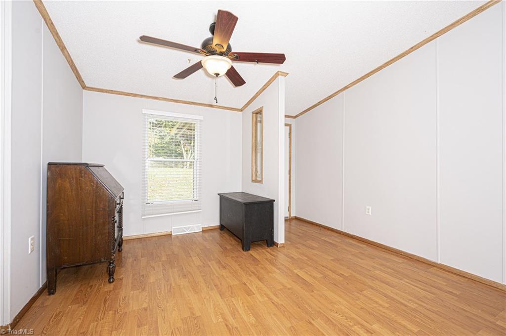 1204 Sawbriar Road Pinnacle, NC 27043 - Photo 11 of 30 Gallery Image 11