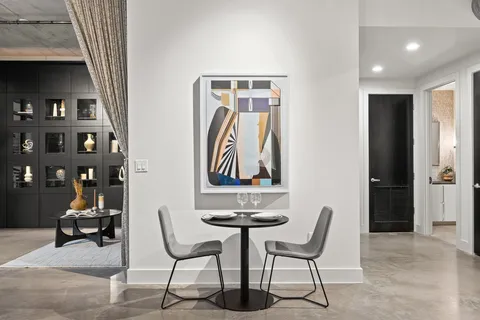 $825,000 | 800 West 5th Street, Unit 703, Austin, TX 78703