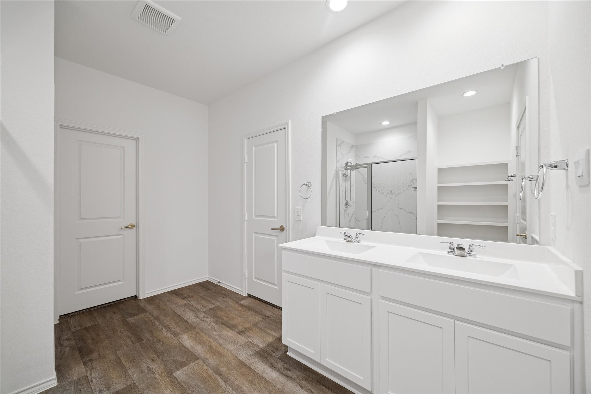 2938 Bur Landing Lane Rosenberg, TX 77469 - Photo 13 of 21 a bathroom with a sink and a mirror