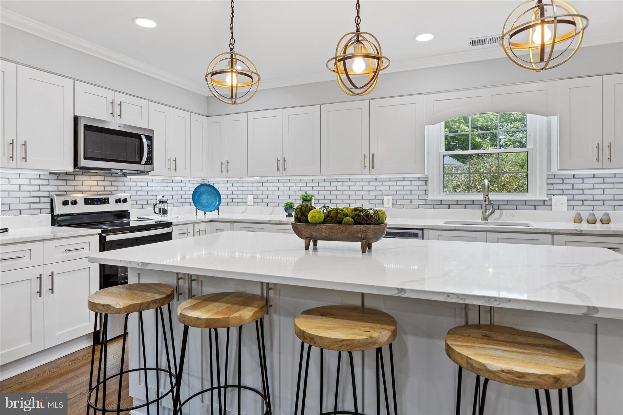 8116 Rolling Road Springfield, VA 22153 - Photo 11 of 41