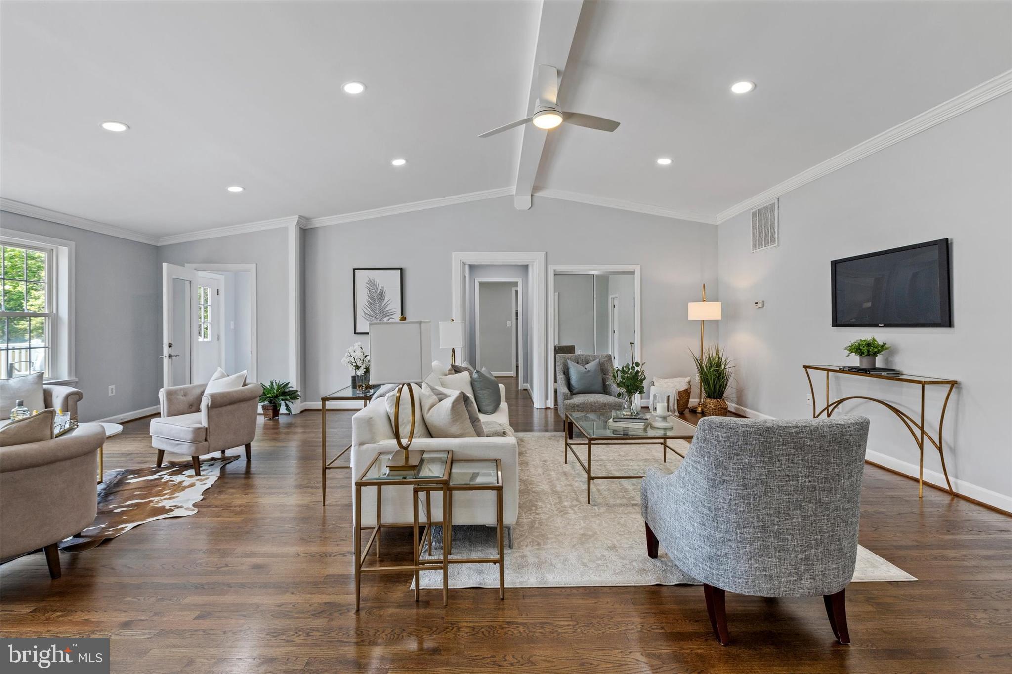 8116 Rolling Road Springfield, VA 22153 - Photo 13 of 41