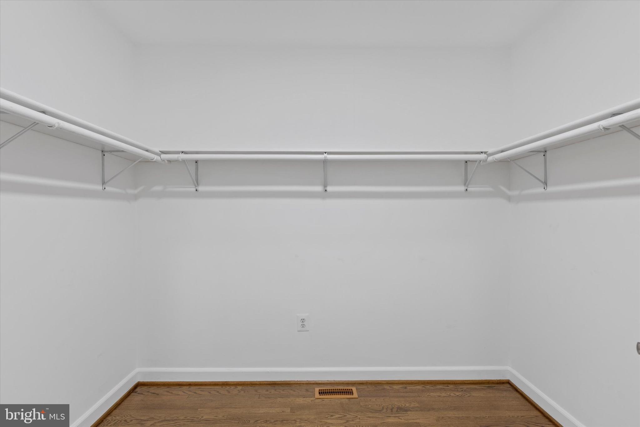 8116 Rolling Road Springfield, VA 22153 - Photo 22 of 41