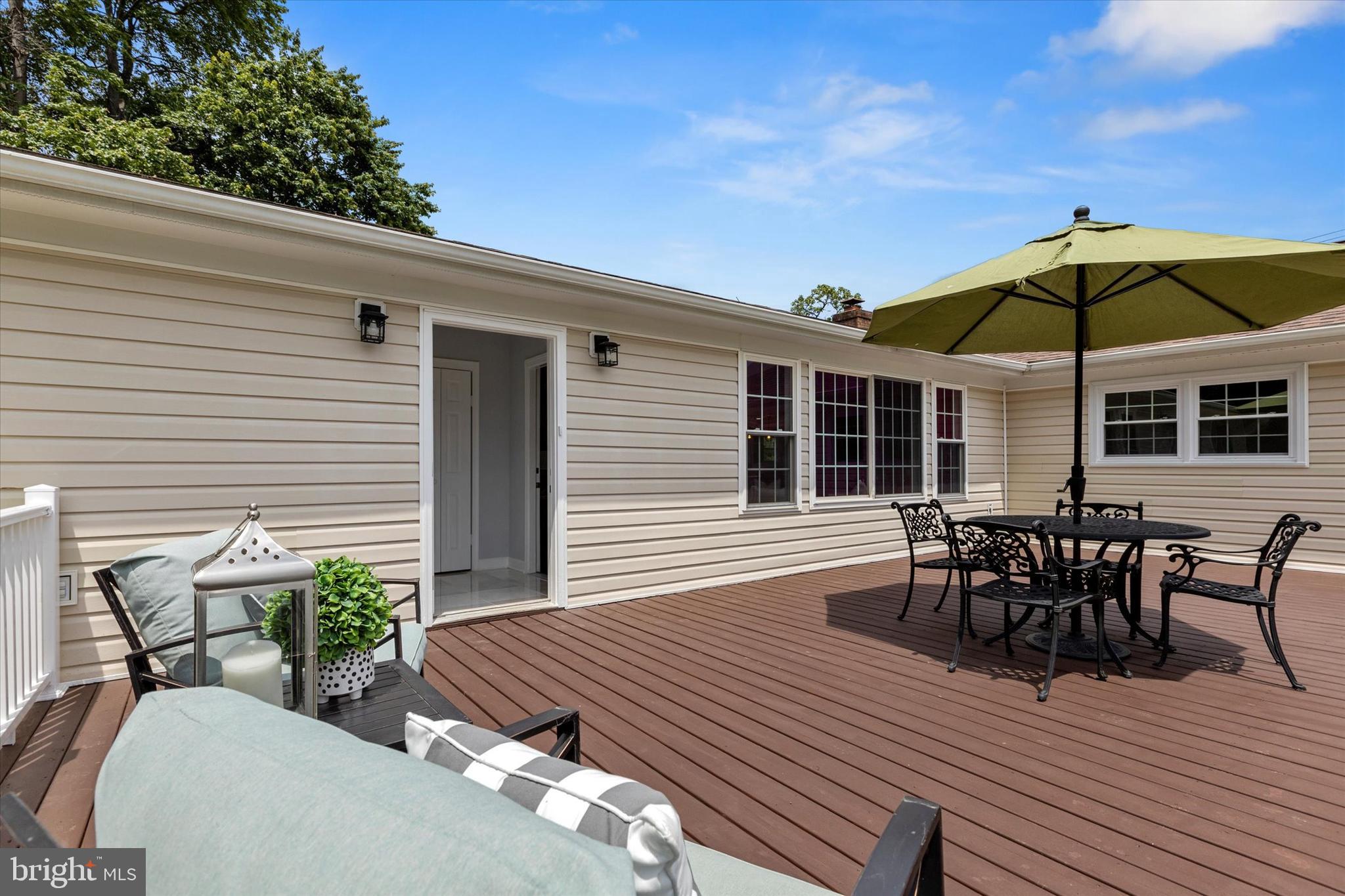 8116 Rolling Road Springfield, VA 22153 - Photo 25 of 41