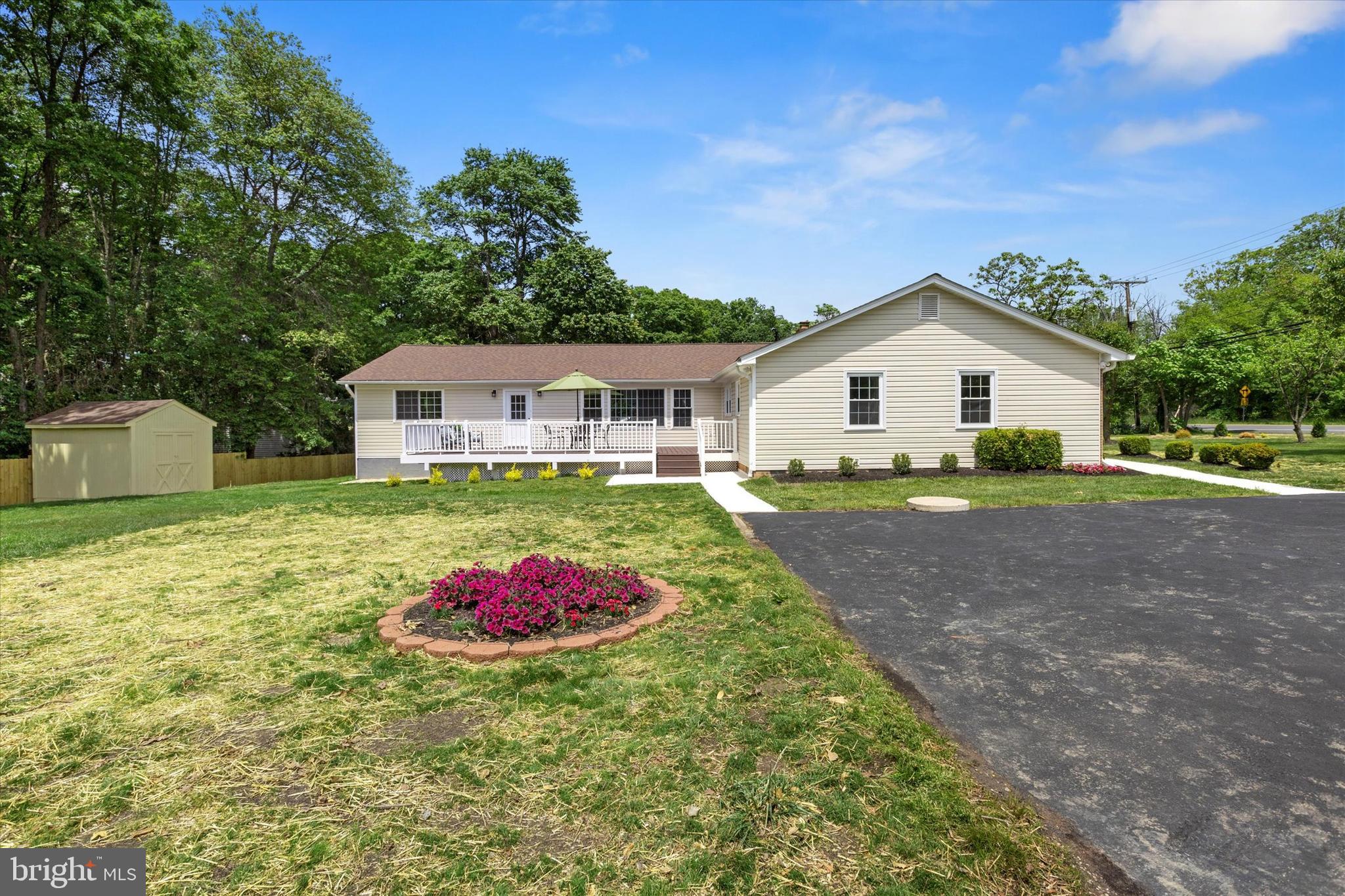 8116 Rolling Road Springfield, VA 22153 - Photo 28 of 41