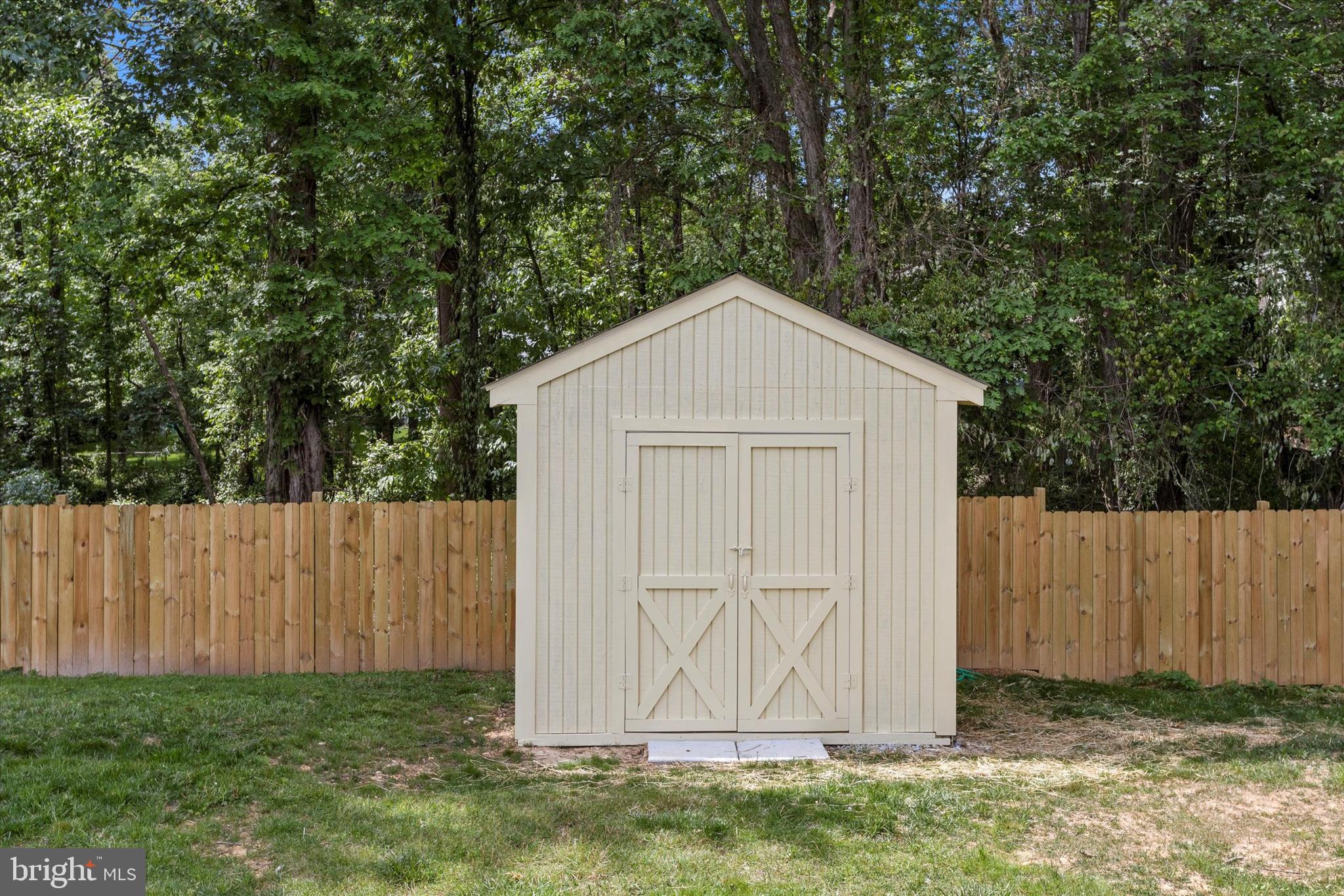 8116 Rolling Road Springfield, VA 22153 - Photo 29 of 41