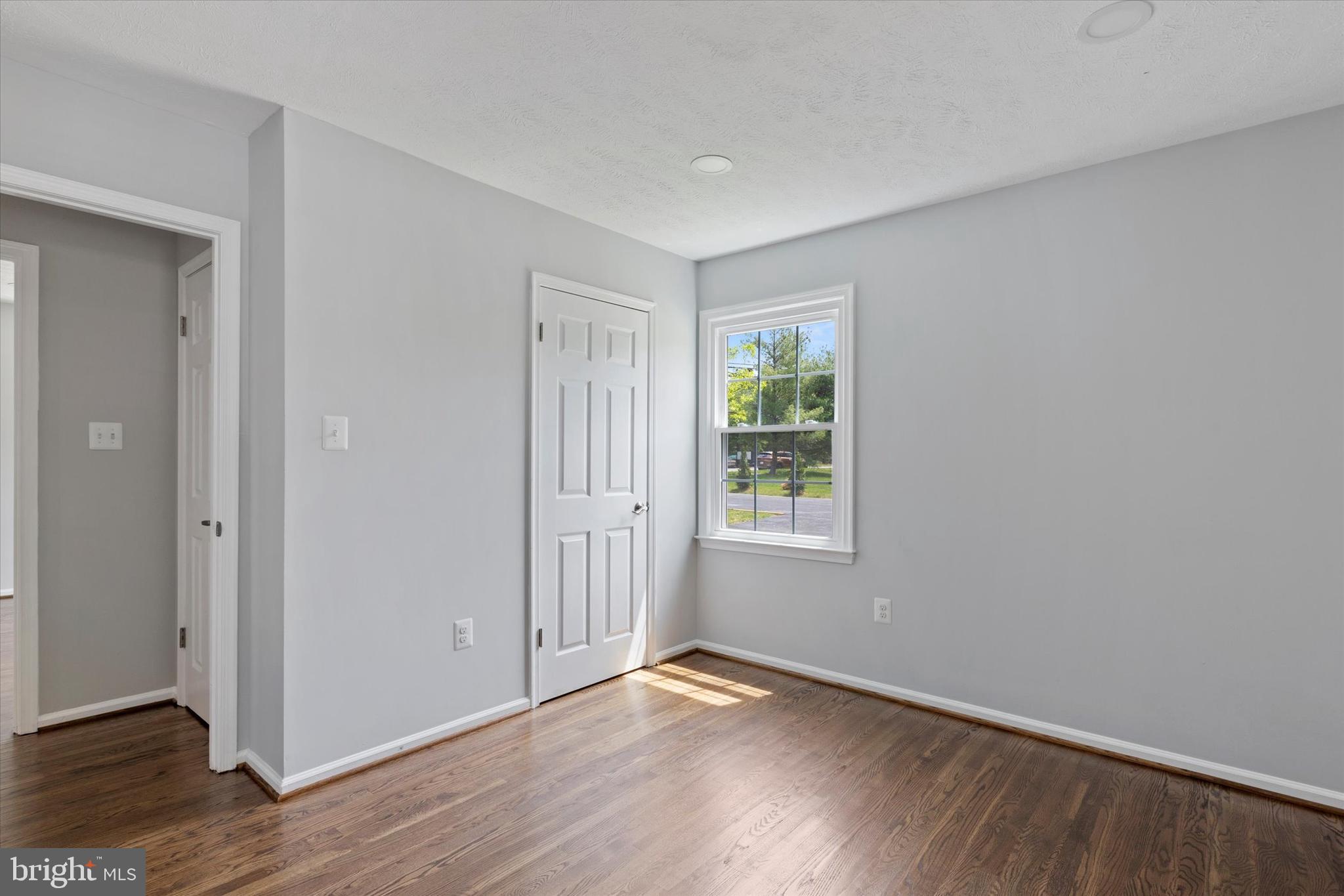 8116 Rolling Road Springfield, VA 22153 - Photo 32 of 41