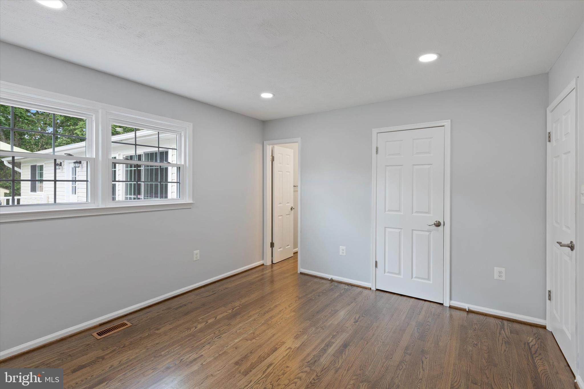 8116 Rolling Road Springfield, VA 22153 - Photo 34 of 41