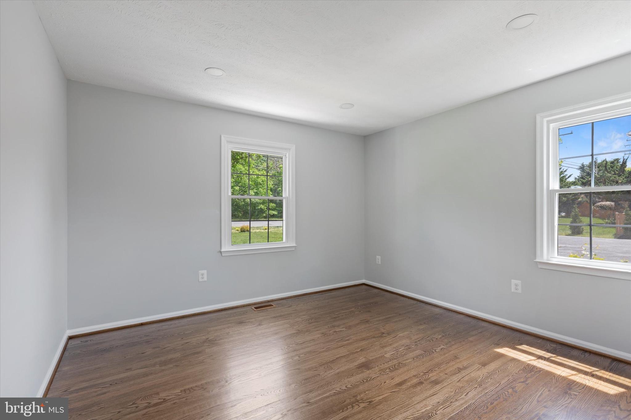 8116 Rolling Road Springfield, VA 22153 - Photo 36 of 41