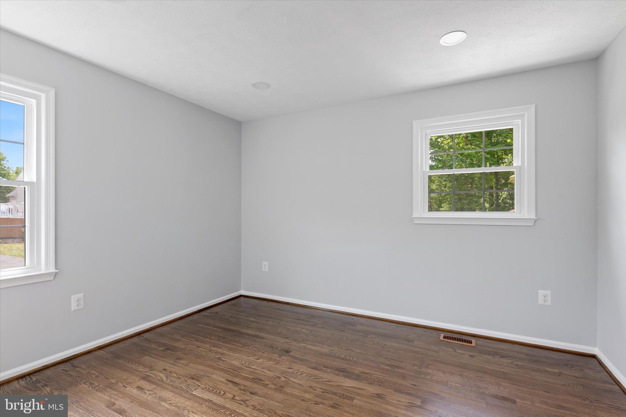 8116 Rolling Road Springfield, VA 22153 - Photo 38 of 41