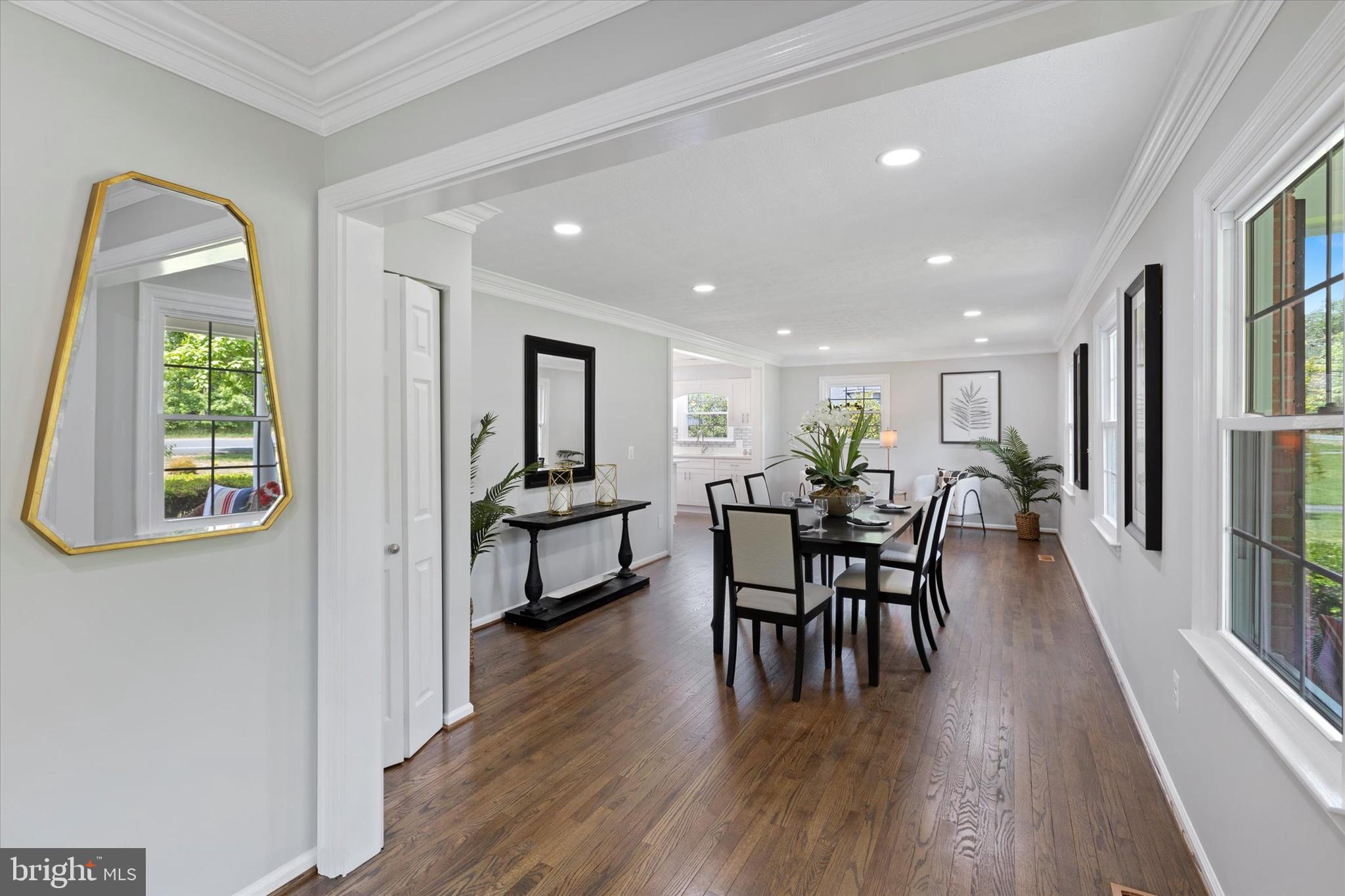 8116 Rolling Road Springfield, VA 22153 - Photo 5 of 41