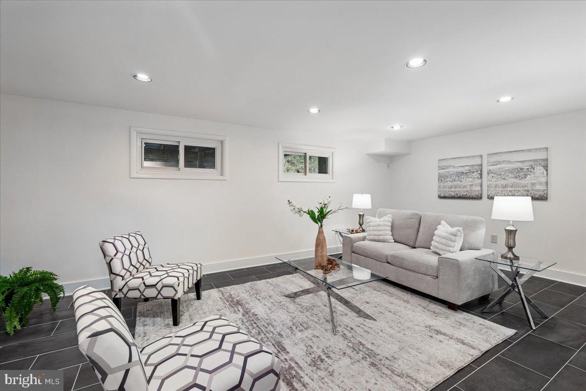 9817 Cherry Tree Lane Silver Spring, MD 20901 - Photo 33 of 73