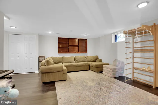 $435,000 | 418 Chumleigh Road, Baltimore, MD 21212