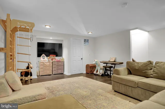 $435,000 | 418 Chumleigh Road, Baltimore, MD 21212