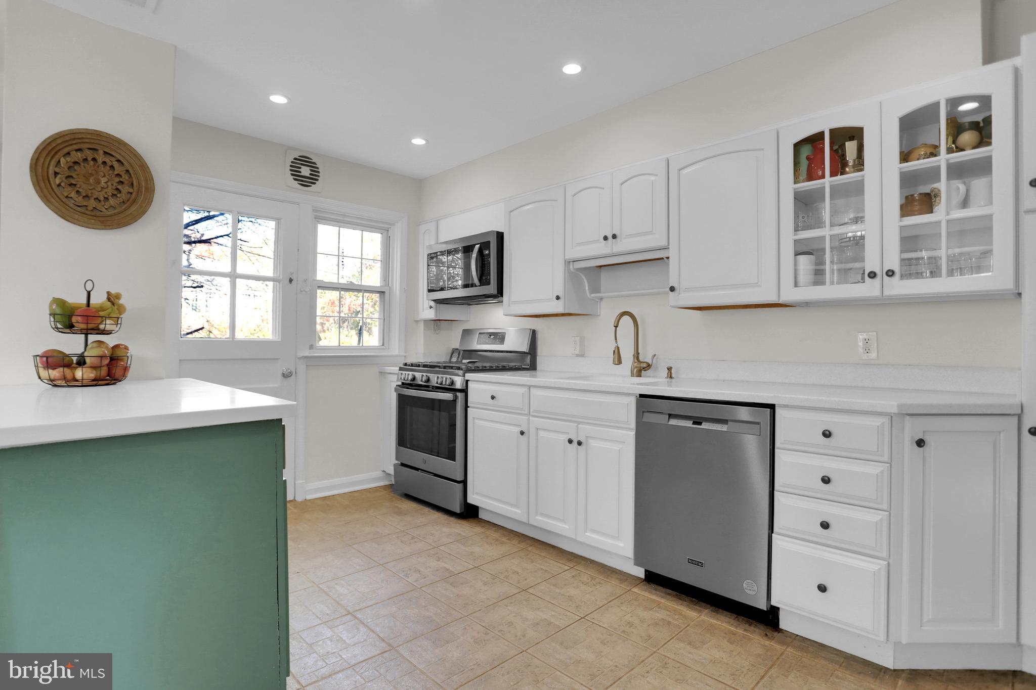 418 Chumleigh Road Baltimore, MD 21212 - Photo 10 of 27