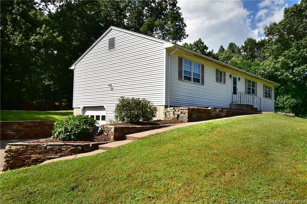 165 Knollwood Road Manchester, CT 06042 - Photo 1 of 1 Gallery Image 1