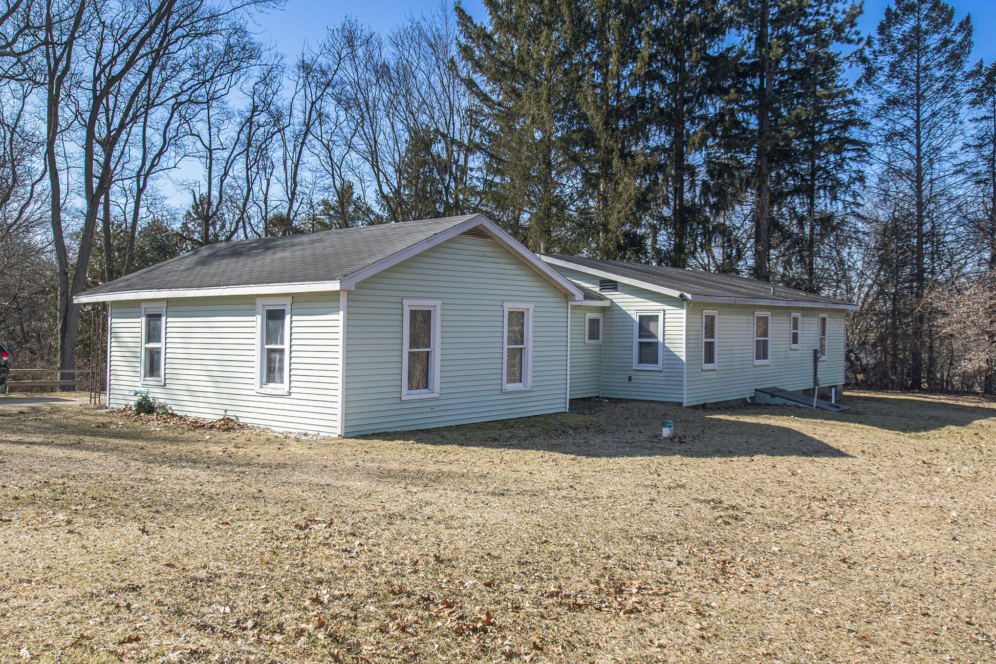 105 Matthew Road Niles, MI 49120 - Photo 23 of 28 Rear